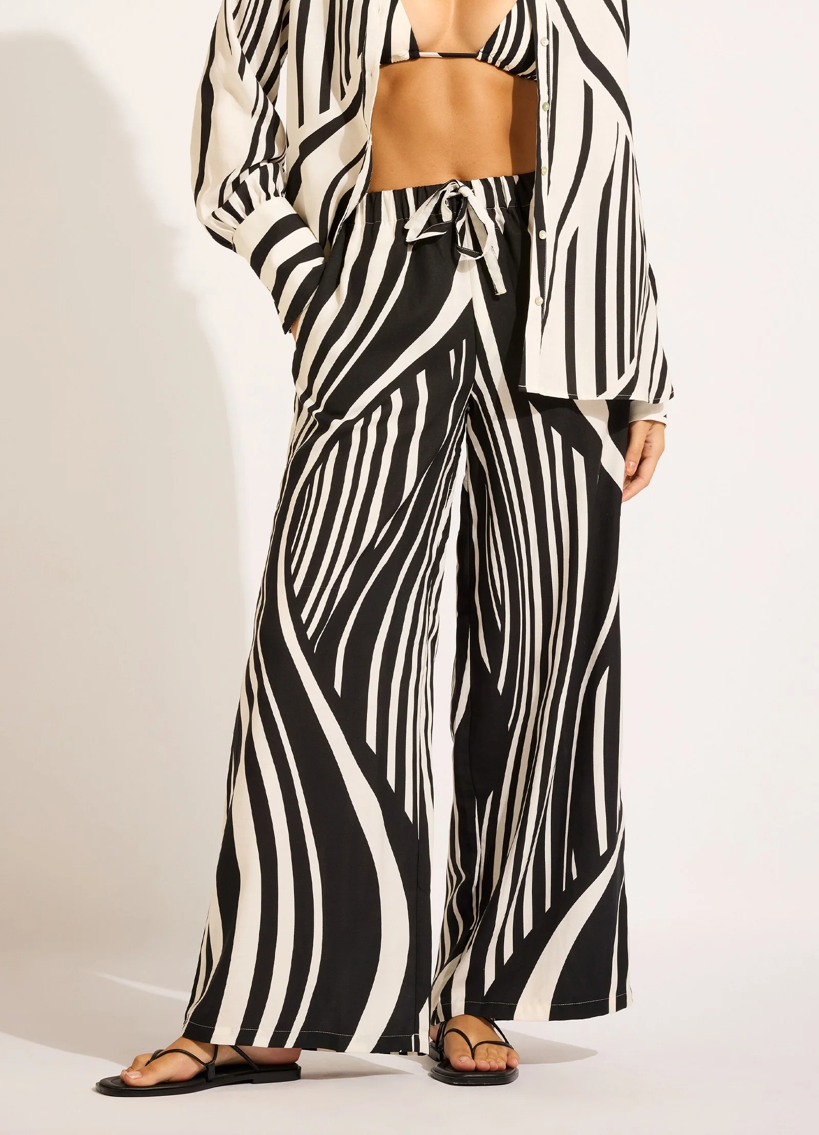 Coastline Drawcord Wide Leg Pant - Image 2