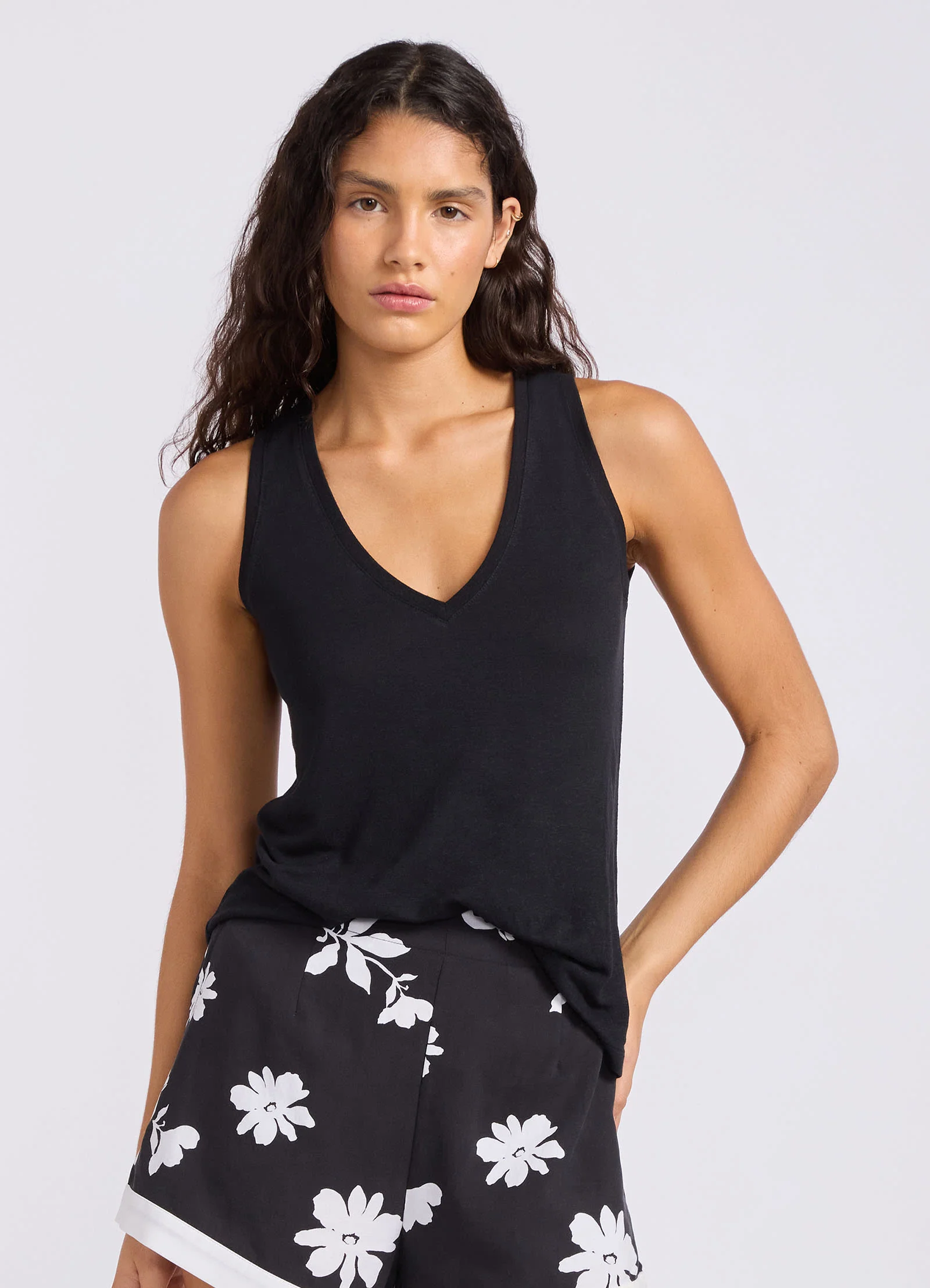 Slub Linen V Neck Tank Top - Image 2